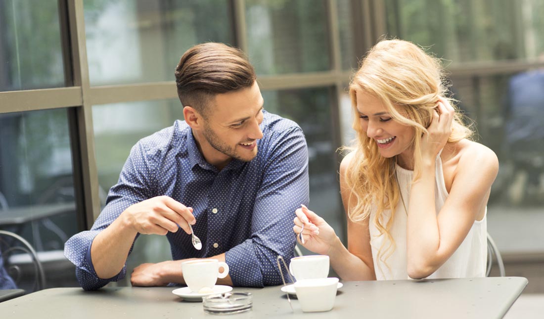 couple on coffee date